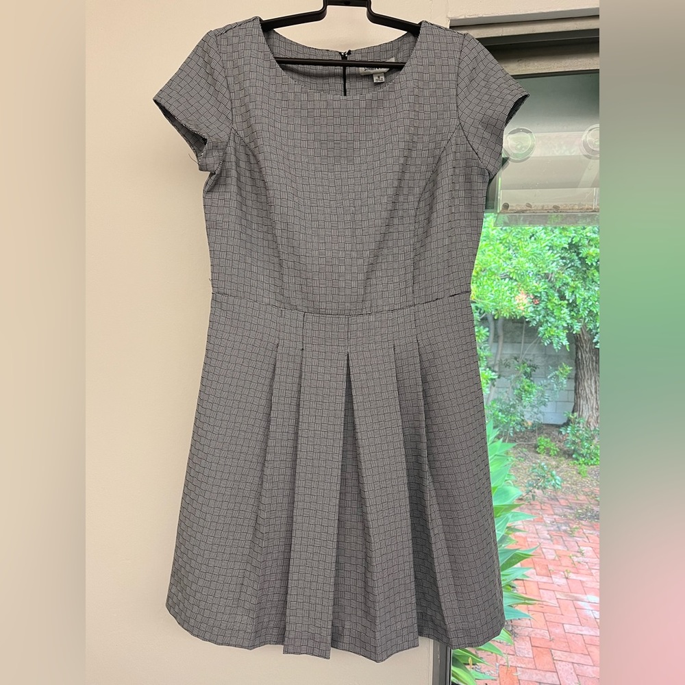 Shelby & Palmer Cap Sleeve Fit and Flare Geometric Professional Business Dress